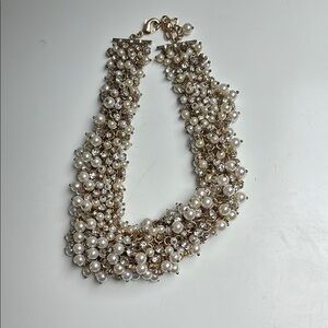 Elegant Pearl and Gold Cluster Necklace